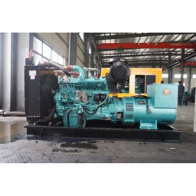 200kw東方紅柴油發(fā)電機組-東方紅6缸柴油機LR6S4L-D柴油發(fā)電機組,缸徑/行程：126/130mm,柴油發(fā)電機組水冷發(fā)動機功率220KW,柴油發(fā)電機組配套馬拉松斯坦福發(fā)電機。廠價直銷歡迎選購：13773399855。